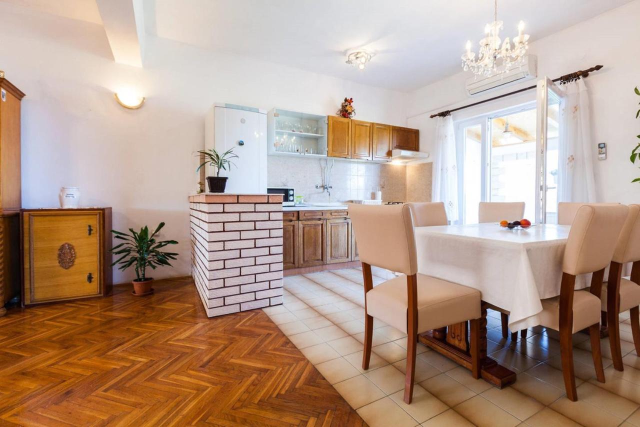Apartments Villa Bosotina Kukljica Bagian luar foto
